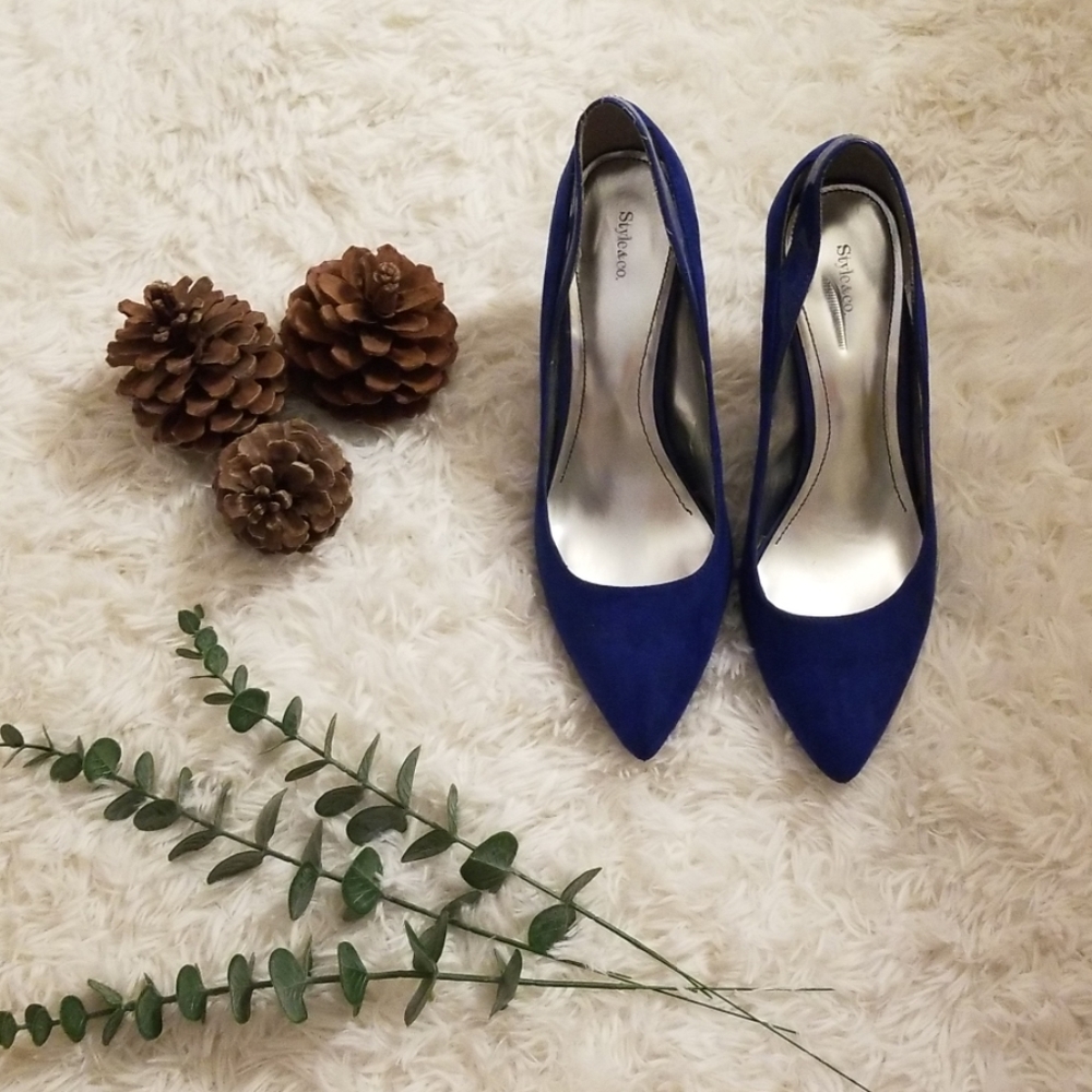 Sexy navy suede heels